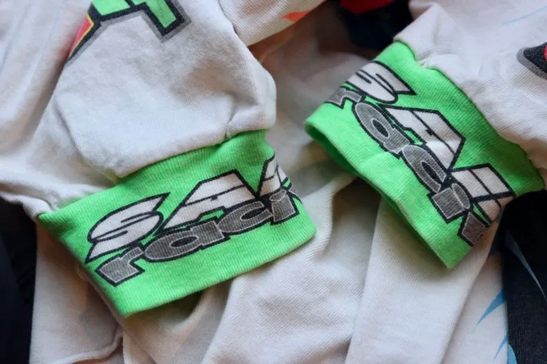 SAINT MICHAEL 24SS SAINT FORCE L/S TEE New Racing Retro Long Sleeve Off-white S-XL Front, left and right sleeves, even ribs are printed. There are more than 30 sets of samples in total. They are extremely complicated and all are oversized screen versions. Ready-made garments are washed and worn with Vintage value.